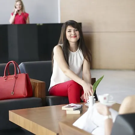 Oktober Downtown Boutique Ξενοδοχείο 3*